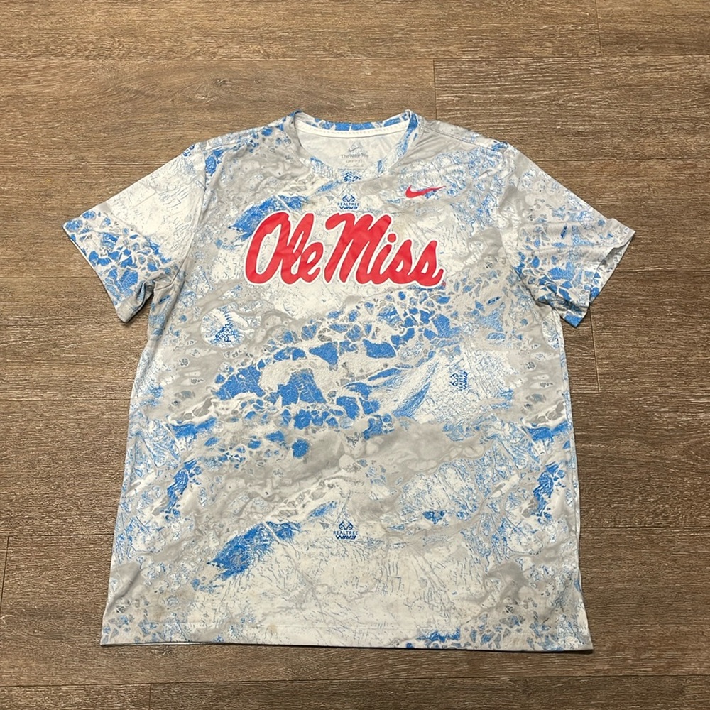 ⬇️⭐️ Nike RealTree OleMiss Tee